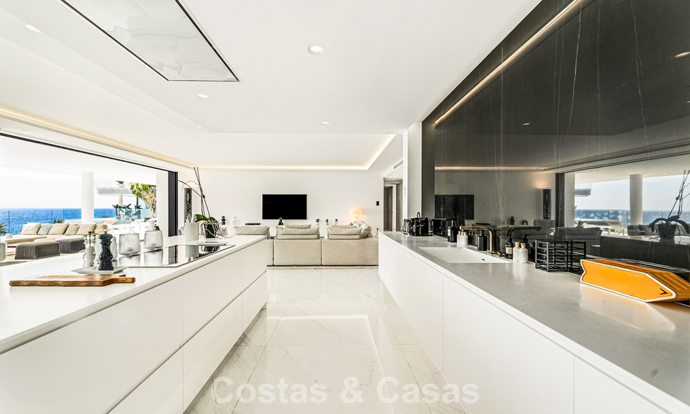 Appartement de prestige avec vue sur la mer, à vendre, en bord de mer sur le New Golden Mile, entre Marbella et Estepona 786949