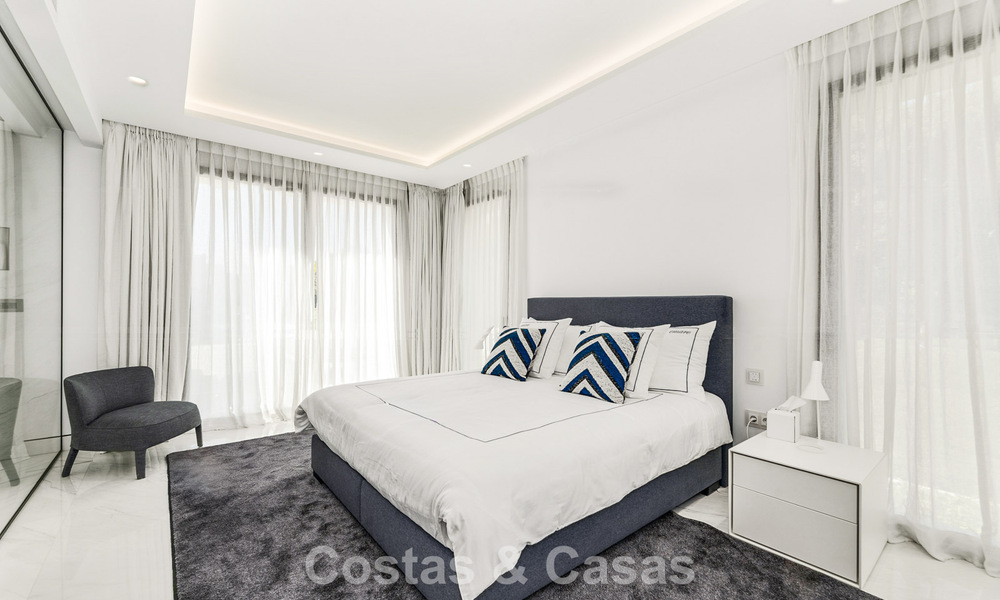 Appartement de prestige avec vue sur la mer, à vendre, en bord de mer sur le New Golden Mile, entre Marbella et Estepona 786960