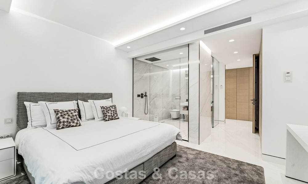 Appartement de prestige avec vue sur la mer, à vendre, en bord de mer sur le New Golden Mile, entre Marbella et Estepona 786963