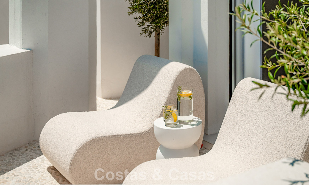 Penthouse contemporain rénové avec piscine privée et vue panoramique sur la mer à vendre sur le Golden Mile de Marbella 787001