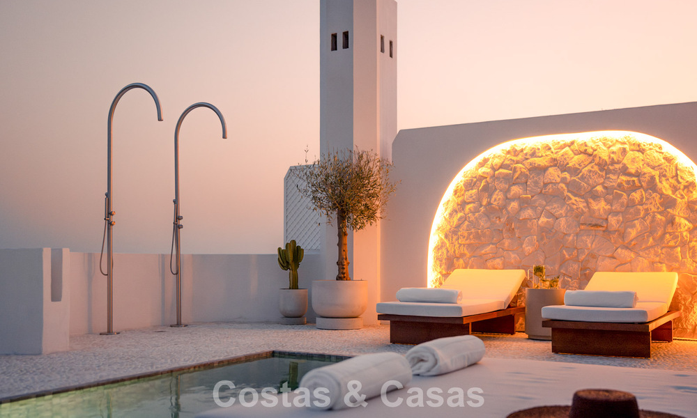 Penthouse contemporain rénové avec piscine privée et vue panoramique sur la mer à vendre sur le Golden Mile de Marbella 787012