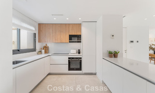 Appartement moderne de 4 chambres, prêt à emménager, à vendre dans un complexe de luxe à l'est du centre de Marbella 797856 
