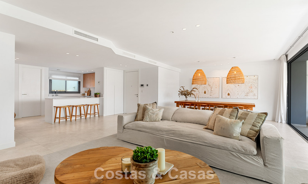 Appartement moderne de 4 chambres, prêt à emménager, à vendre dans un complexe de luxe à l'est du centre de Marbella 797860
