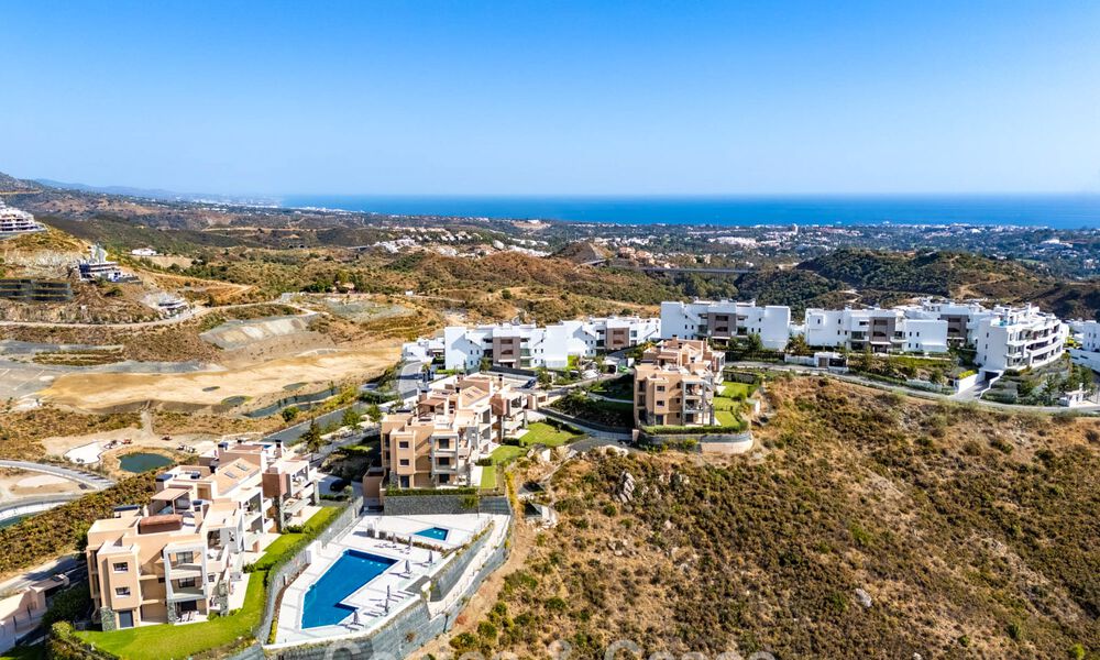Appartement moderne et prêt à emménager à vendre dans un complexe de golf sur les hauteurs de Marbella - Benahavis 787139