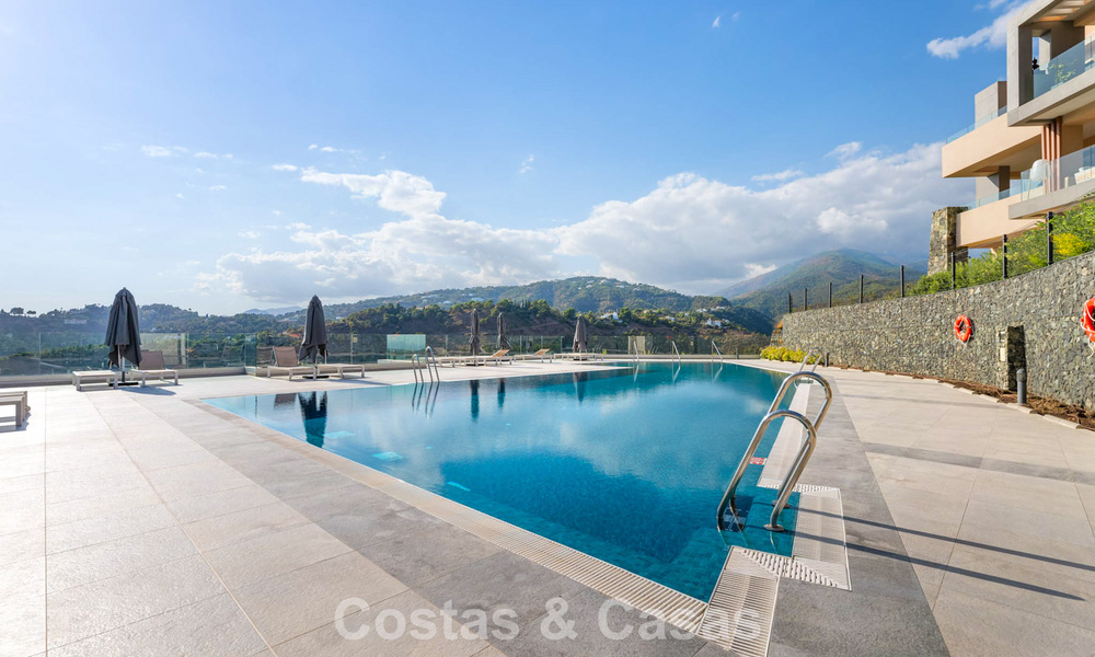 Appartement moderne et prêt à emménager à vendre dans un complexe de golf sur les hauteurs de Marbella - Benahavis 787141
