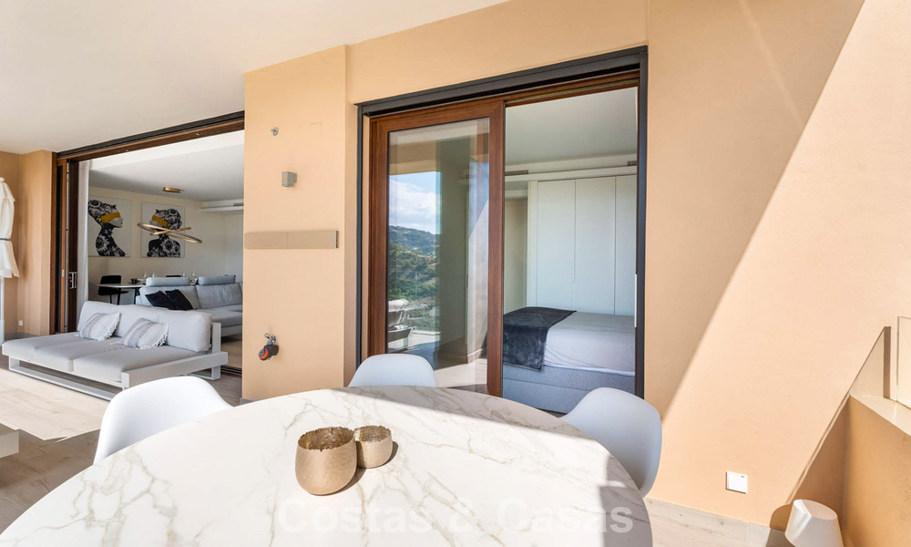 Appartement moderne et prêt à emménager à vendre dans un complexe de golf sur les hauteurs de Marbella - Benahavis 787148