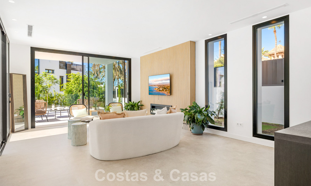 Villa à l'architecture contemporaine, prête à emménager, à vendre à quelques pas de la plage, à l'est du centre de Marbella 787164