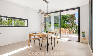 Villa à l'architecture contemporaine, prête à emménager, à vendre à quelques pas de la plage, à l'est du centre de Marbella 787169 