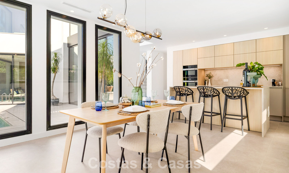 Villa à l'architecture contemporaine, prête à emménager, à vendre à quelques pas de la plage, à l'est du centre de Marbella 787172