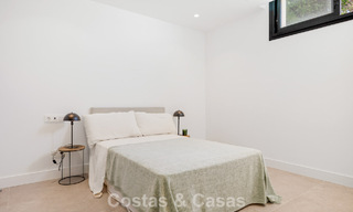 Villa à l'architecture contemporaine, prête à emménager, à vendre à quelques pas de la plage, à l'est du centre de Marbella 787179 