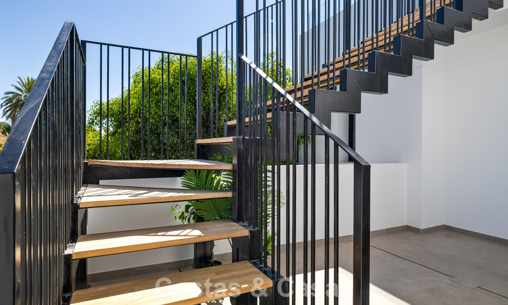 Villa à l'architecture contemporaine, prête à emménager, à vendre à quelques pas de la plage, à l'est du centre de Marbella 787202