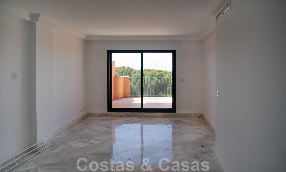Appartement à vendre en première ligne de golf avec vues spectaculaires sur la mer à Cabopino, Marbella - Costa del Sol 31607