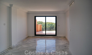 Appartement à vendre en première ligne de golf avec vues spectaculaires sur la mer à Cabopino, Marbella - Costa del Sol 31607 