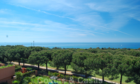 Appartement à vendre en première ligne de golf avec vues spectaculaires sur la mer à Cabopino, Marbella - Costa del Sol 31609