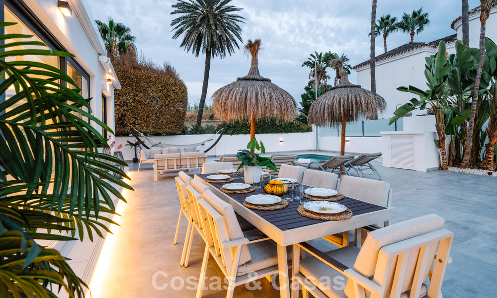 Villa modernisée à vendre à quelques pas des commodités et de Puerto Banús, Marbella 787364