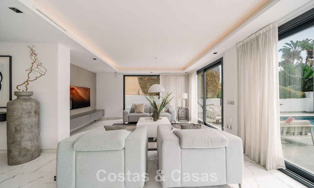 Villa modernisée à vendre à quelques pas des commodités et de Puerto Banús, Marbella 787365