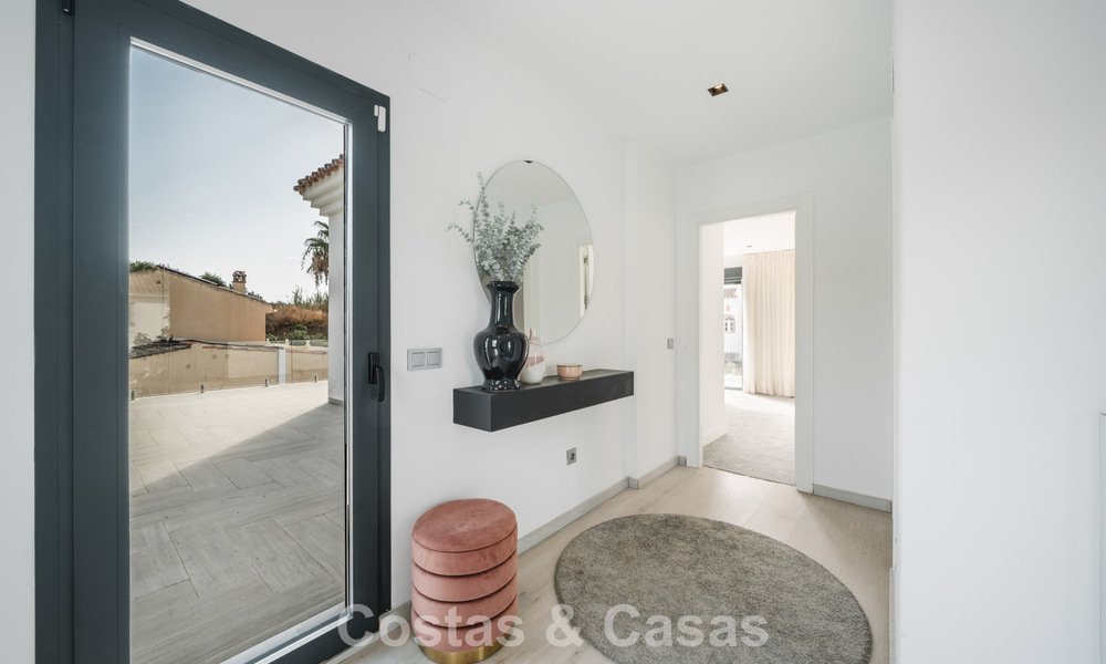 Villa modernisée à vendre à quelques pas des commodités et de Puerto Banús, Marbella 787392