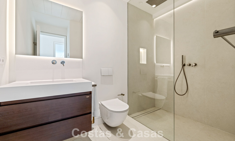 Villa sophistiquée avec vue panoramique à vendre dans une résidence sécurisée à La Quinta, Marbella - Benahavis 787305