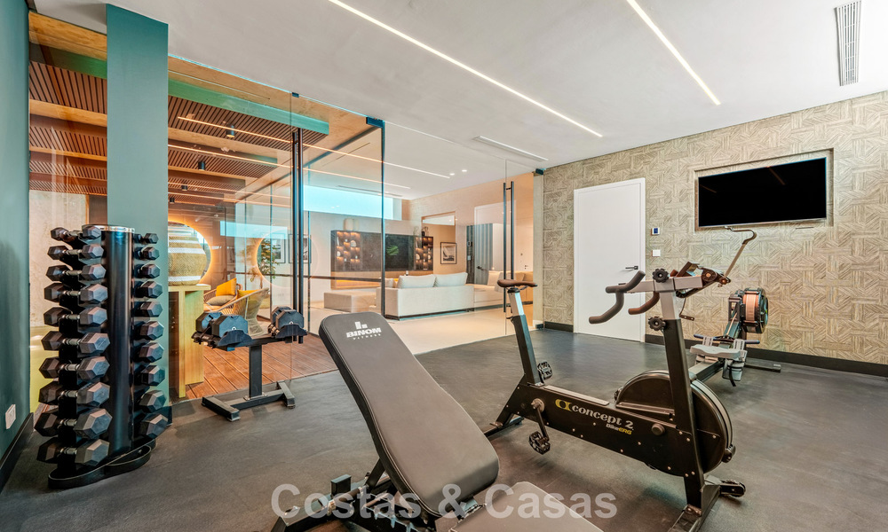 Villa sophistiquée avec vue panoramique à vendre dans une résidence sécurisée à La Quinta, Marbella - Benahavis 787315