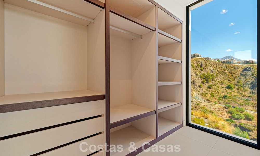 Villa sophistiquée avec vue panoramique à vendre dans une résidence sécurisée à La Quinta, Marbella - Benahavis 787319