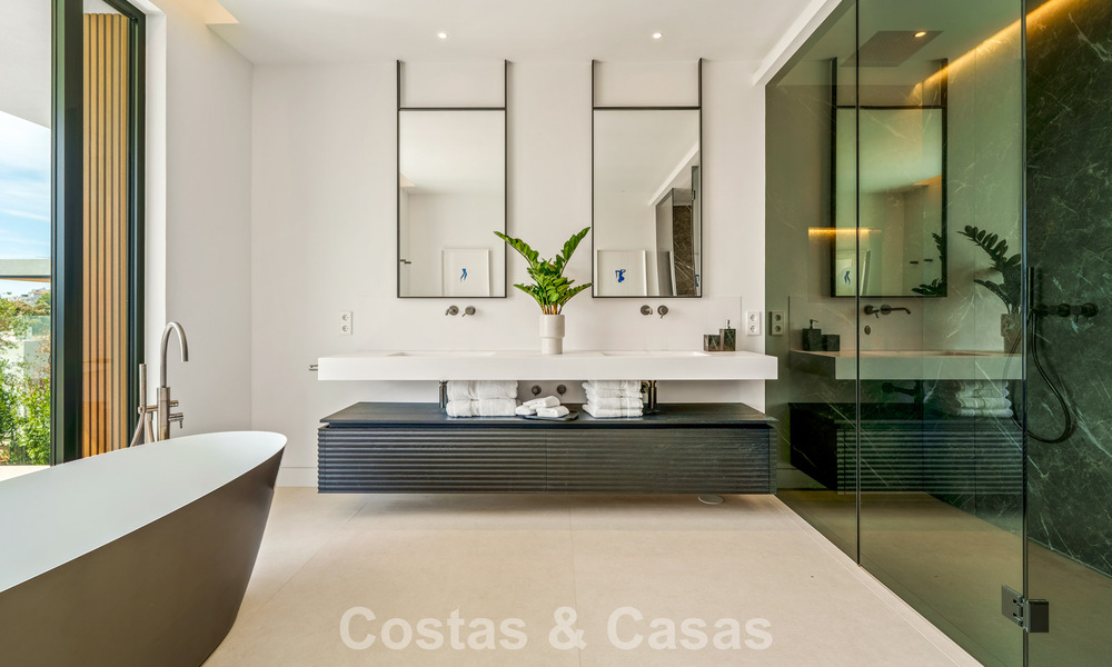 Villa sophistiquée avec vue panoramique à vendre dans une résidence sécurisée à La Quinta, Marbella - Benahavis 787321