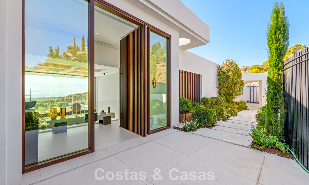 Villa sophistiquée avec vue panoramique à vendre dans une résidence sécurisée à La Quinta, Marbella - Benahavis 787328