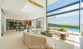 Villa sophistiquée avec vue panoramique à vendre dans une résidence sécurisée à La Quinta, Marbella - Benahavis 787337 