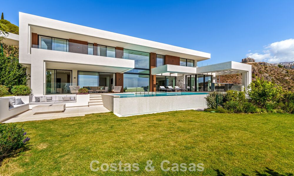 Villa sophistiquée avec vue panoramique à vendre dans une résidence sécurisée à La Quinta, Marbella - Benahavis 787343