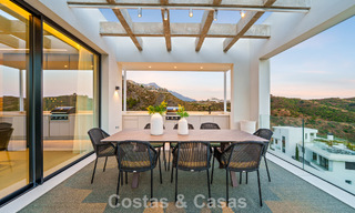 Villa sophistiquée avec vue panoramique à vendre dans une résidence sécurisée à La Quinta, Marbella - Benahavis 787350 