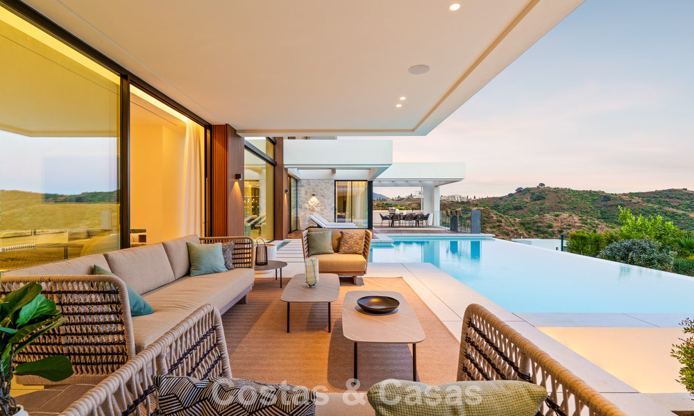 Villa sophistiquée avec vue panoramique à vendre dans une résidence sécurisée à La Quinta, Marbella - Benahavis 787352