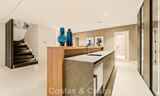 Villa sophistiquée avec vue panoramique à vendre dans une résidence sécurisée à La Quinta, Marbella - Benahavis 787358 