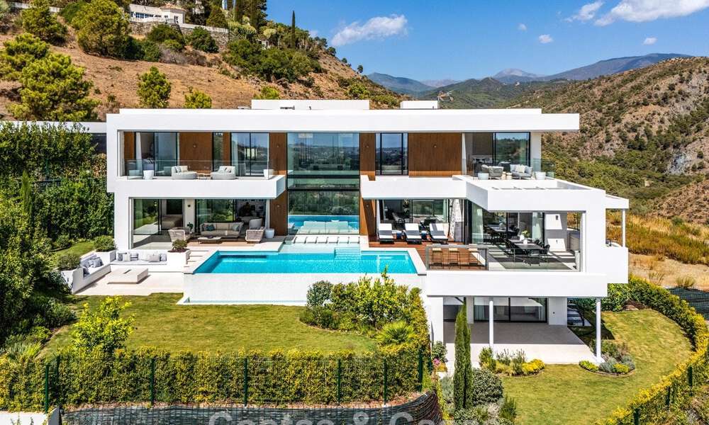 Villa sophistiquée avec vue panoramique à vendre dans une résidence sécurisée à La Quinta, Marbella - Benahavis 787359