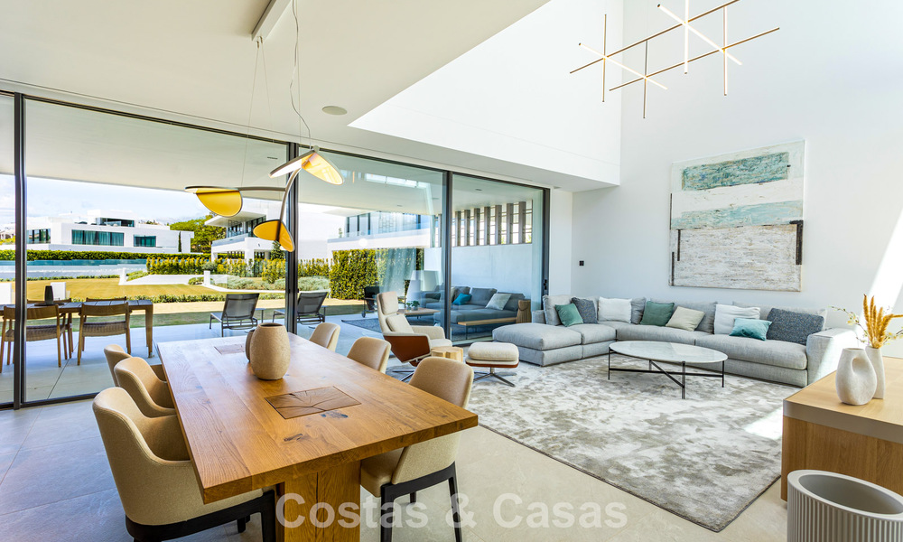 Maison exclusive avec vue sur la mer à vendre dans un complexe moderne avec sécurité 24h sur le Golden Mile de Marbella 787269