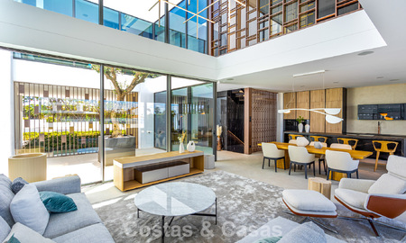 Maison exclusive avec vue sur la mer à vendre dans un complexe moderne avec sécurité 24h sur le Golden Mile de Marbella 787271