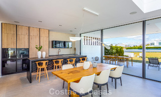 Maison exclusive avec vue sur la mer à vendre dans un complexe moderne avec sécurité 24h sur le Golden Mile de Marbella 787273 