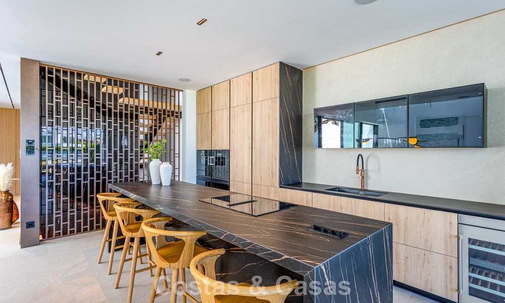 Maison exclusive avec vue sur la mer à vendre dans un complexe moderne avec sécurité 24h sur le Golden Mile de Marbella 787274