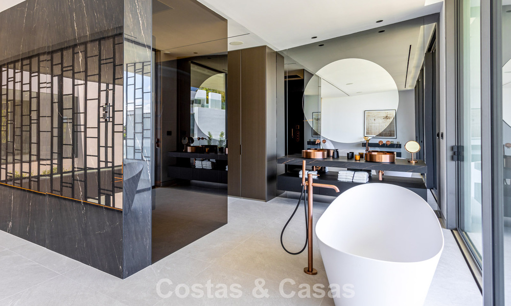 Maison exclusive avec vue sur la mer à vendre dans un complexe moderne avec sécurité 24h sur le Golden Mile de Marbella 787282