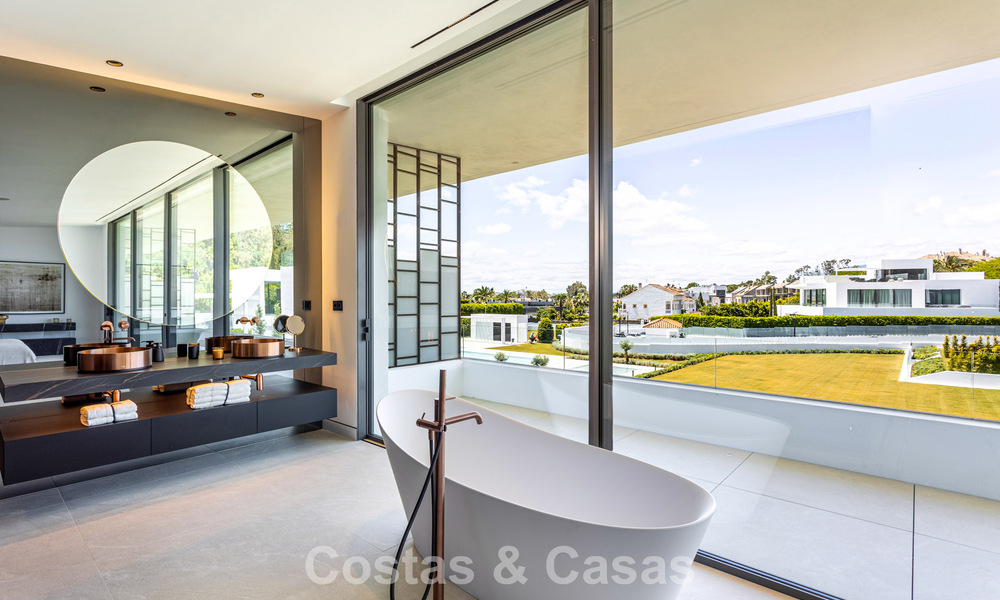 Maison exclusive avec vue sur la mer à vendre dans un complexe moderne avec sécurité 24h sur le Golden Mile de Marbella 787284