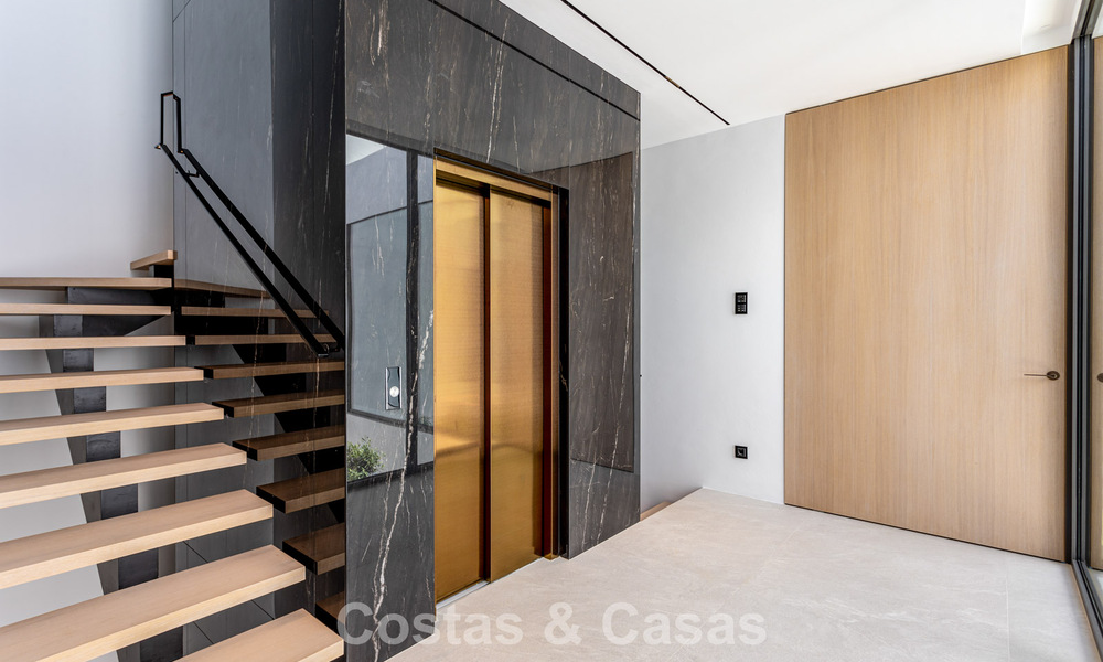 Maison exclusive avec vue sur la mer à vendre dans un complexe moderne avec sécurité 24h sur le Golden Mile de Marbella 787295