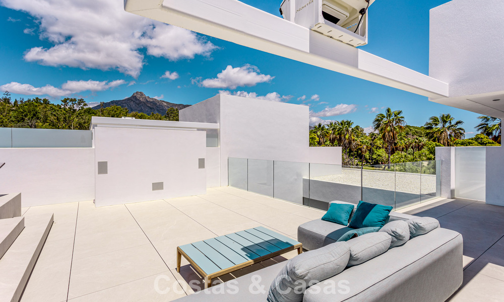 Maison exclusive avec vue sur la mer à vendre dans un complexe moderne avec sécurité 24h sur le Golden Mile de Marbella 787298