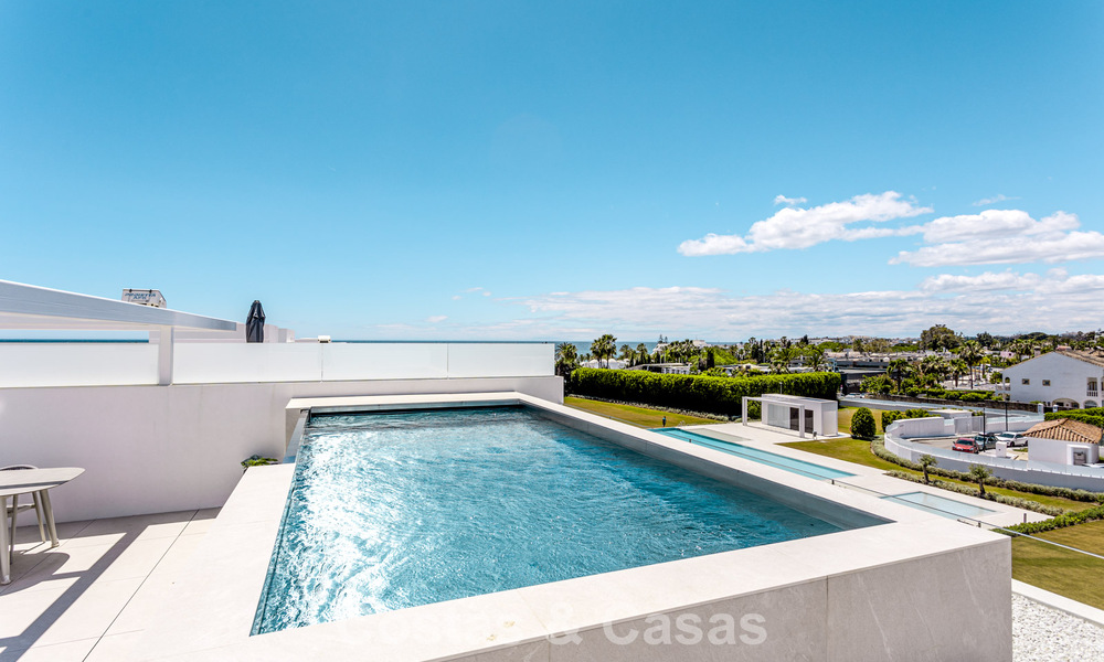 Maison exclusive avec vue sur la mer à vendre dans un complexe moderne avec sécurité 24h sur le Golden Mile de Marbella 787300