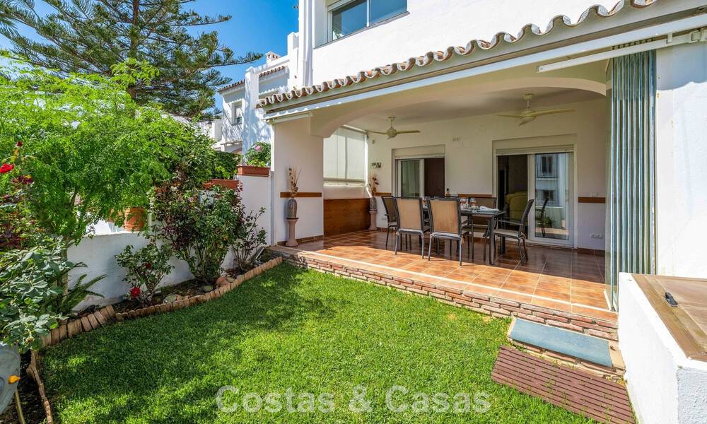 Spacieuse maison de ville à vendre dans une résidence sécurisée en bord de mer, à l'est de Marbella 787521