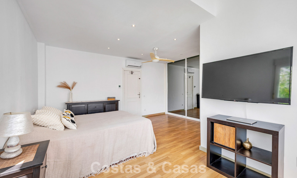 Spacieuse maison de ville à vendre dans une résidence sécurisée en bord de mer, à l'est de Marbella 787527