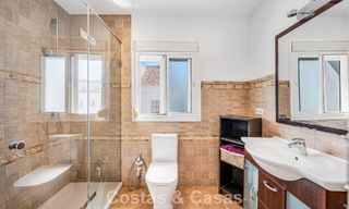 Spacieuse maison de ville à vendre dans une résidence sécurisée en bord de mer, à l'est de Marbella 787530 