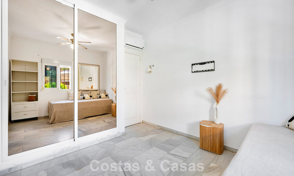 Spacieuse maison de ville à vendre dans une résidence sécurisée en bord de mer, à l'est de Marbella 787534