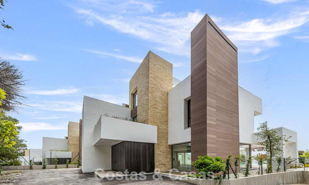 Villa contemporaine à vendre à quelques pas de la plage et des commodités, dans le centre-ville de Marbella 787467