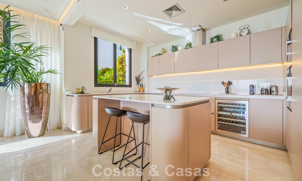 Appartement avec vue sur la mer à vendre dans un complexe prestigieux de Sierra Blanca, sur le Golden Mile de Marbella 787585