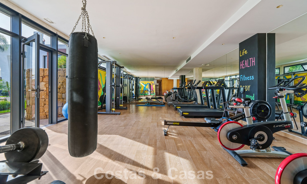 Appartement avec vue sur la mer à vendre dans un complexe prestigieux de Sierra Blanca, sur le Golden Mile de Marbella 787597