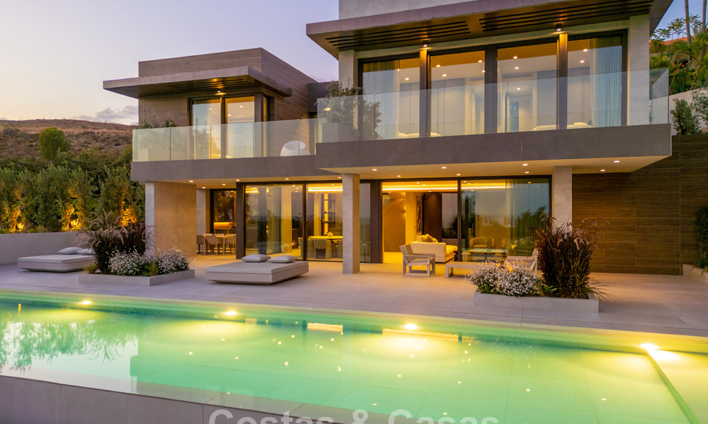 Luxueuse villa neuve, prête à emménager, à vendre dans un prestigieux complexe de golf 5* à Marbella - Benahavis 787417