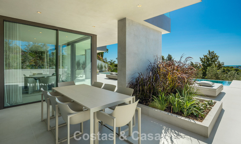 Luxueuse villa neuve, prête à emménager, à vendre dans un prestigieux complexe de golf 5* à Marbella - Benahavis 787432
